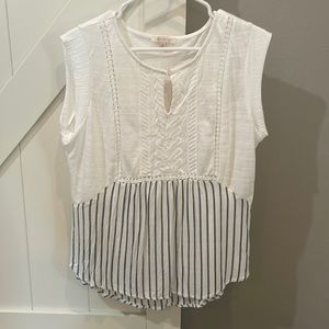 NWOT. Skies are Blue top from Stitch Fix.